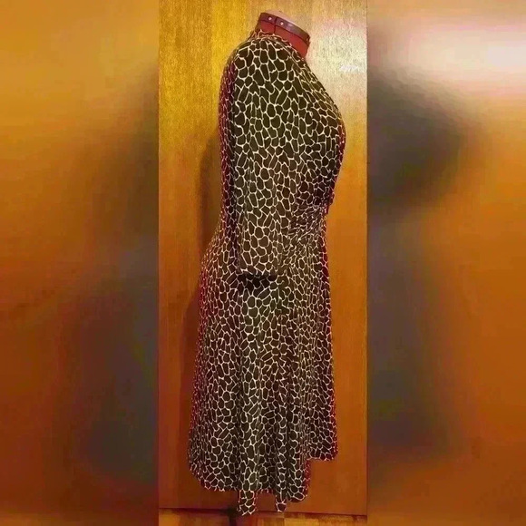 🔥HOST PICK🔥 Jolibel Petite |  Beautiful Midi Dress in Brown & Beige, Size 14 - Picture 2 of 4